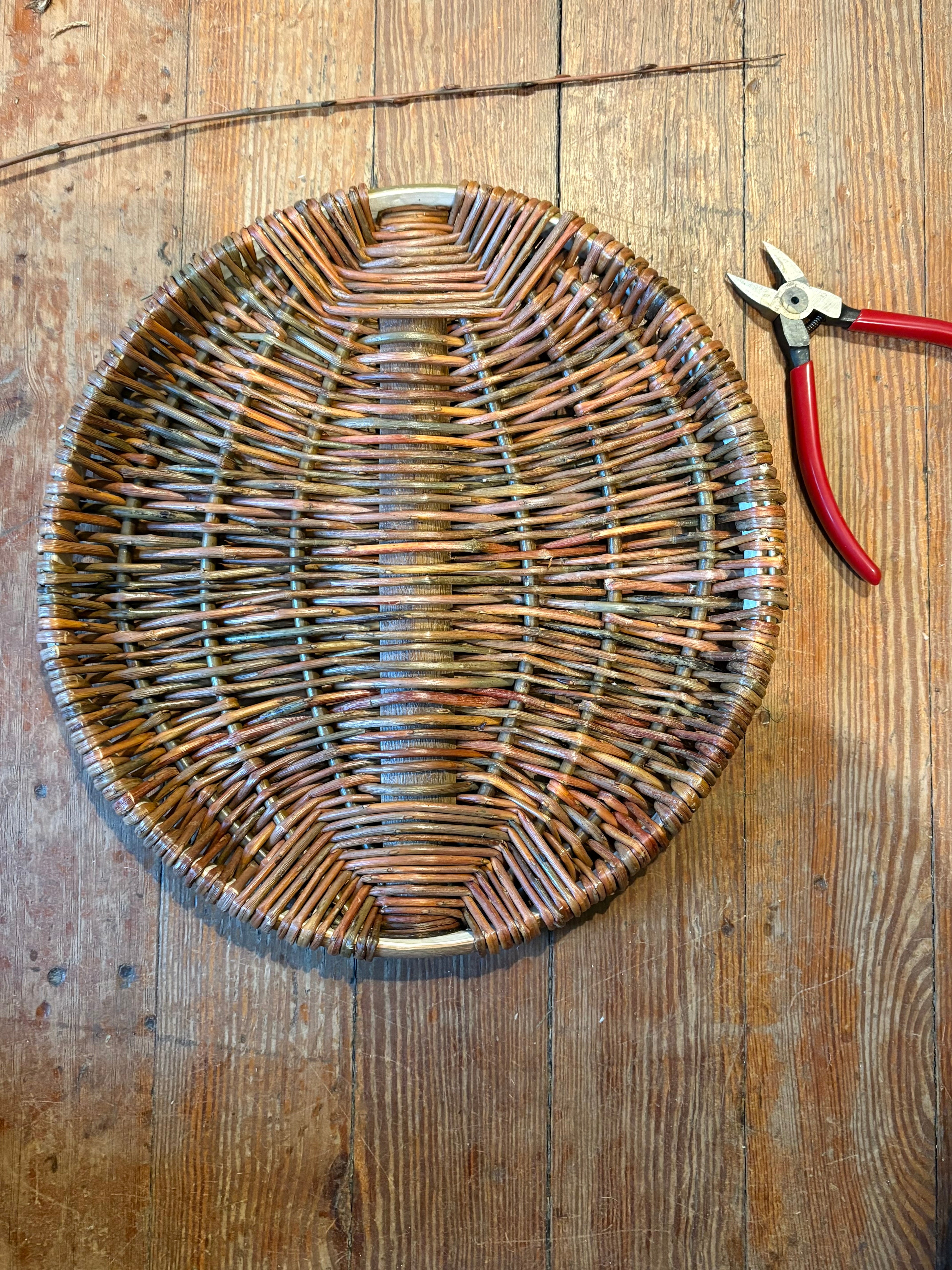 Round Flat Willow Tray
