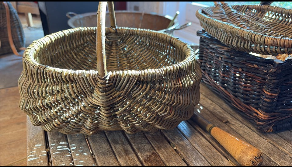 Medium Willow Frame Basket