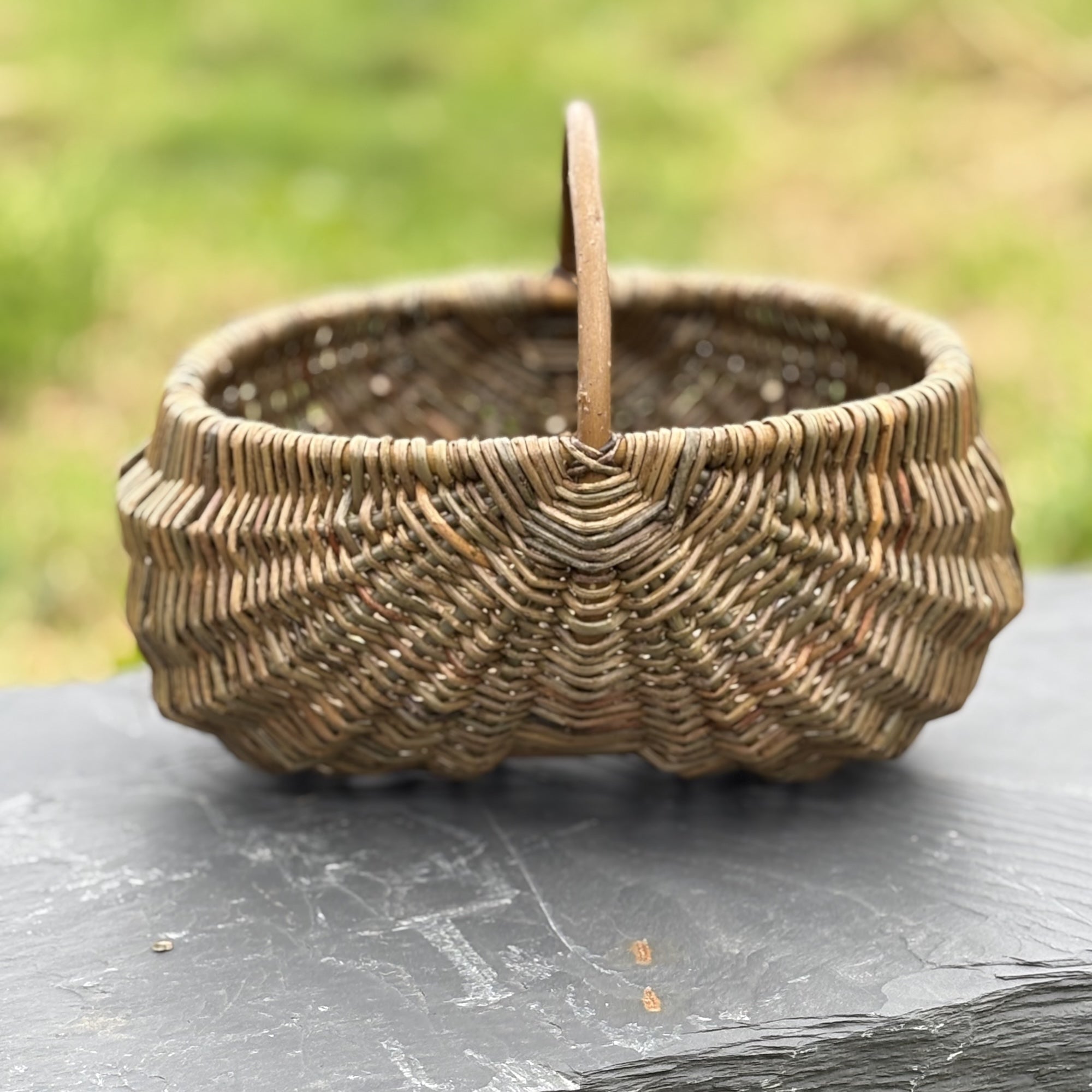 Medium Willow Frame Basket