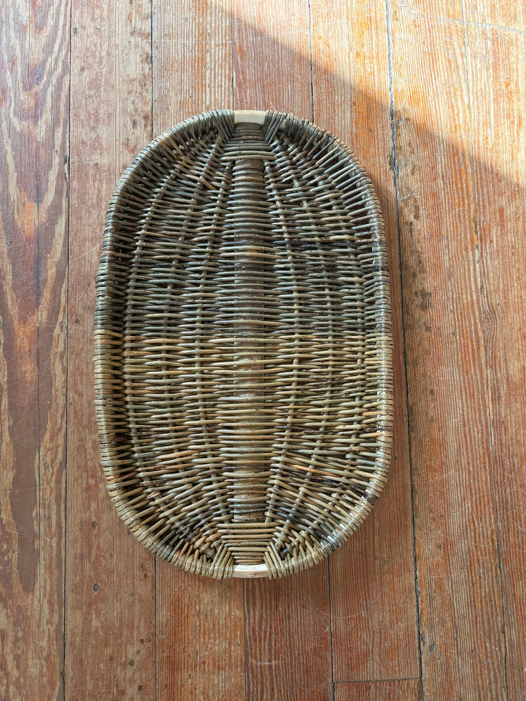 Oval Flat Willow Tray